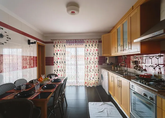 99 - Casinha Da アパート アトウギア・ダ・バレイア