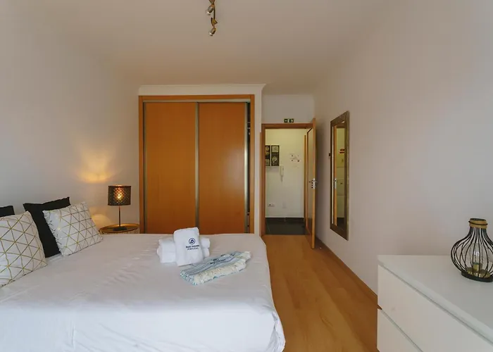 99 - Casinha Da アパート アトウギア・ダ・バレイア